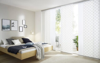 Panely pro zastínění ložnice od Louver